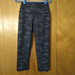 IAB MFG Women's Small Gray/Black Camouflage Leggings Activewear Yoga Pants